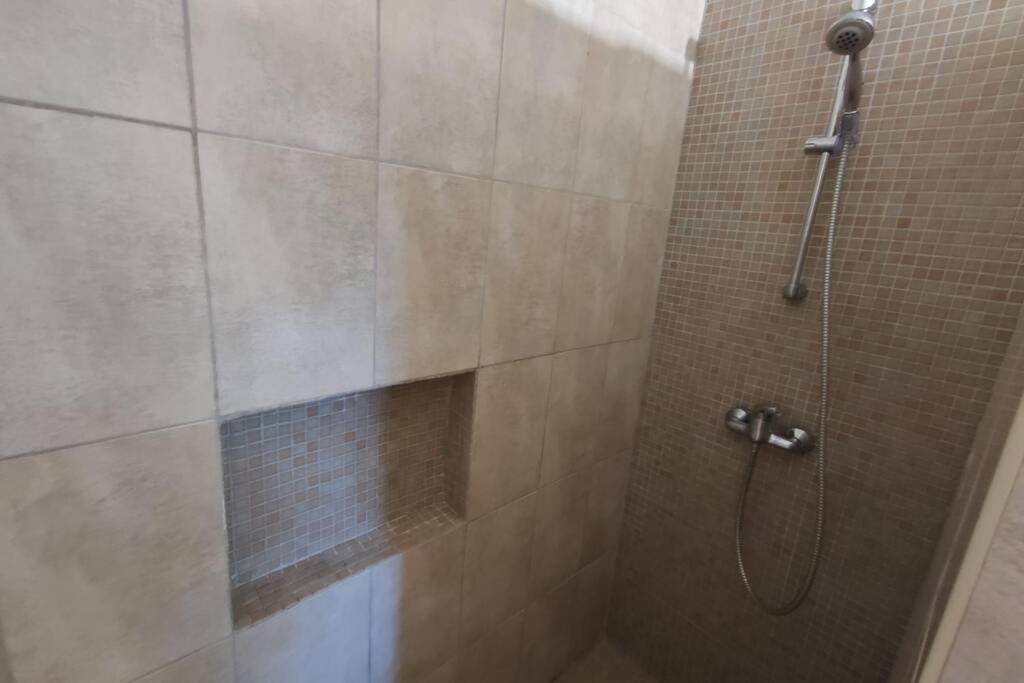 Logement Tout Confort Au Calme Entre Saint Tropez Et Les Gorges Du Verdon Le Thoronet Bagian luar foto